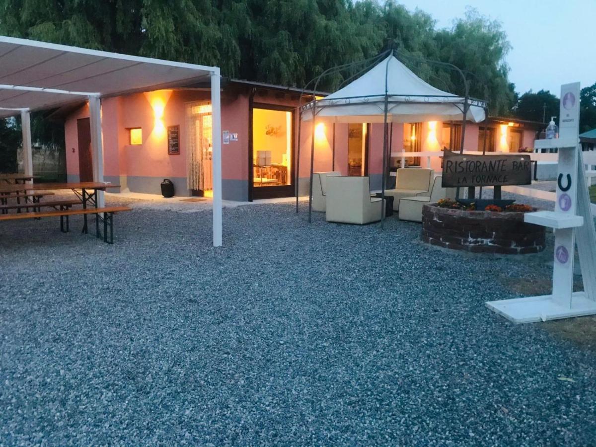 Agriturismo La Fornace Centro Ippico 科莫 外观 照片